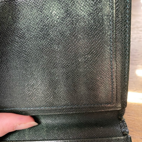 Louis Vuitton Bundle! New with key lock and used Men’s Green Checkbook Wallet - Picture 4 of 9